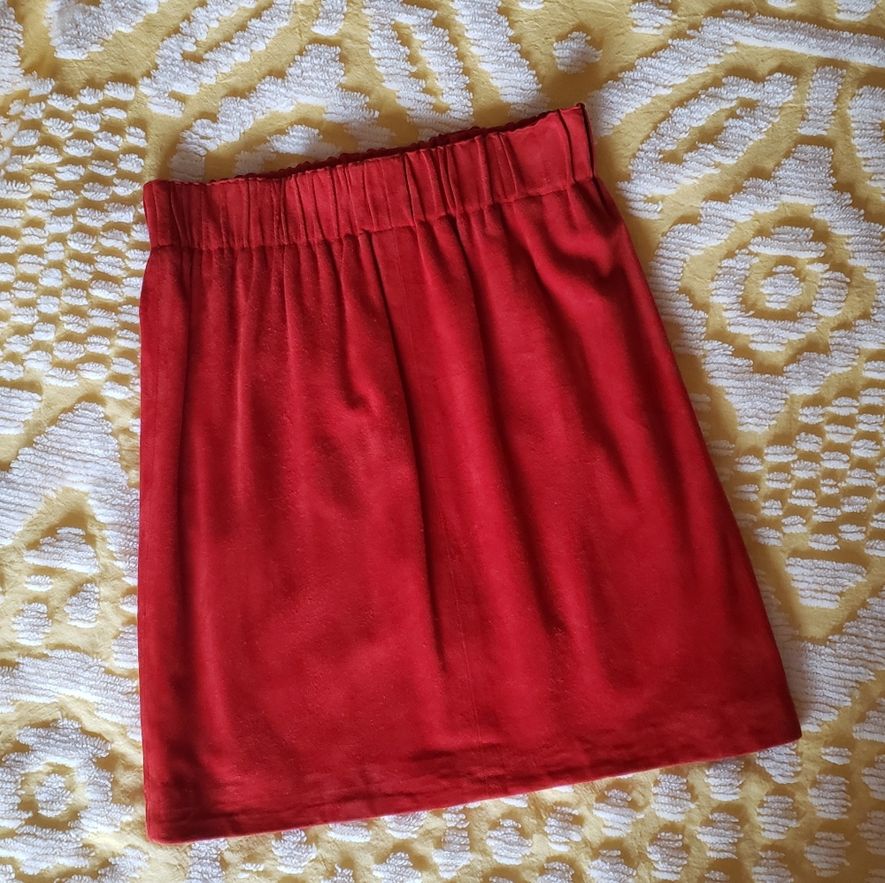 🌈 Beautiful Vintage Red Suede Skirt